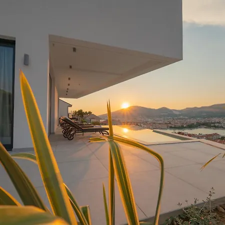 Velvet View I Infinity Pool I Sea View Vila
